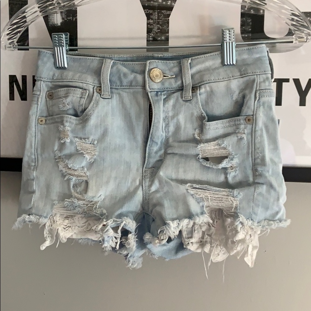 teen girls ripped jean shorts